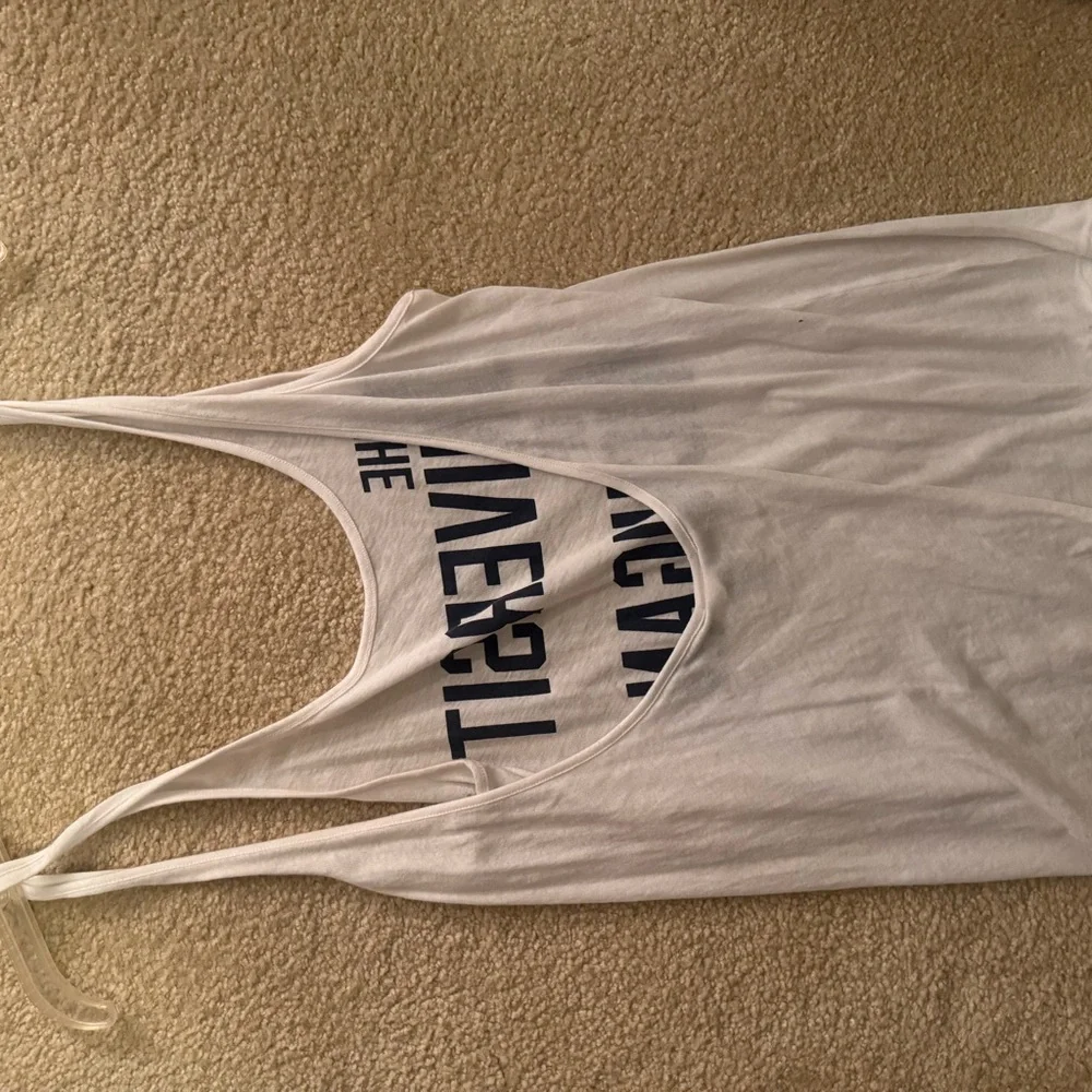 PINK Victoria's Secret White Sleeveless Tank Top - Picture 2 of 3